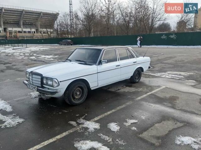 Белый Мерседес Е-Класс, объемом двигателя 0 л и пробегом 500 тыс. км за 1203 $, фото 1 на Automoto.ua