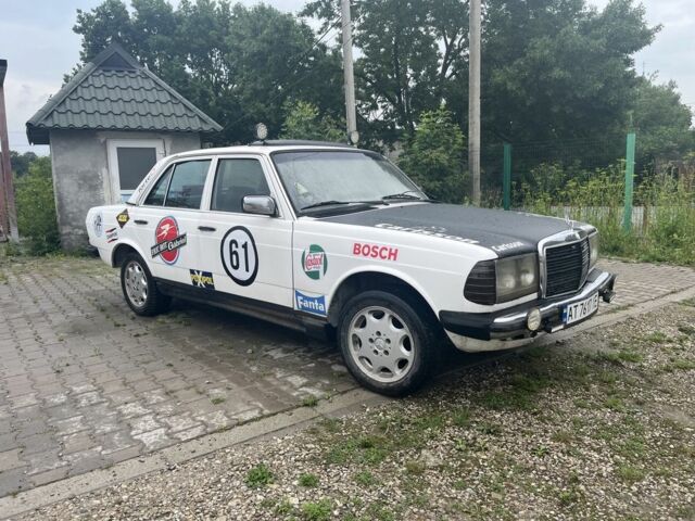 Белый Мерседес Е-Класс, объемом двигателя 2.4 л и пробегом 380 тыс. км за 2800 $, фото 1 на Automoto.ua