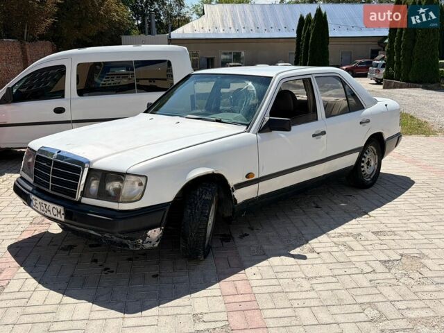 Белый Мерседес Е-Класс, объемом двигателя 2 л и пробегом 350 тыс. км за 999 $, фото 1 на Automoto.ua