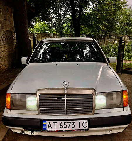 Белый Мерседес Е-Класс, объемом двигателя 2 л и пробегом 211 тыс. км за 1499 $, фото 1 на Automoto.ua