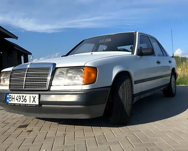 Мерседес Е-Класс 1987 в Тячеве на Automoto.ua Белый Мерседес Е-Класс, объемом двигателя 2.5 л и пробегом 770 тыс. км за 2500 $, фото 1 на Automoto.ua