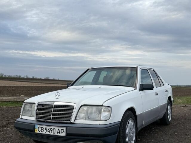 Белый Мерседес Е-Класс, объемом двигателя 2.5 л и пробегом 550 тыс. км за 1650 $, фото 1 на Automoto.ua