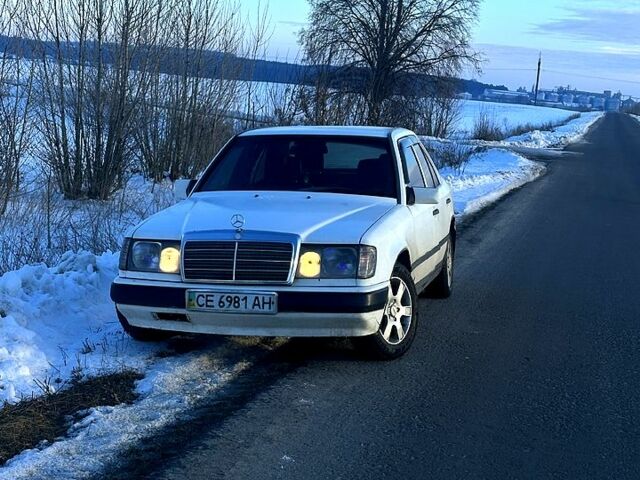 Белый Мерседес Е-Класс, объемом двигателя 2 л и пробегом 400 тыс. км за 1400 $, фото 1 на Automoto.ua