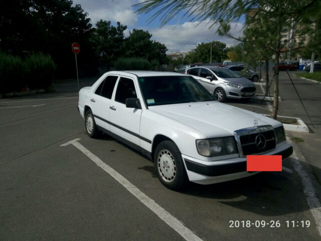 Білий Мерседес Е-Клас, об'ємом двигуна 3 л та пробігом 1 тис. км за 3900 $, фото 1 на Automoto.ua