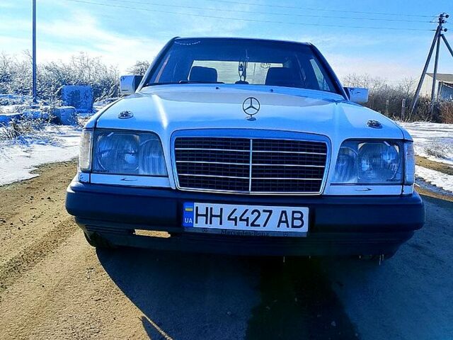 Білий Мерседес Е-Клас, об'ємом двигуна 3 л та пробігом 0 тис. км за 1600 $, фото 1 на Automoto.ua