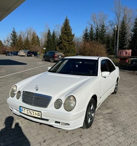 Білий Мерседес Е-Клас, об'ємом двигуна 2.2 л та пробігом 304 тис. км за 3700 $, фото 1 на Automoto.ua