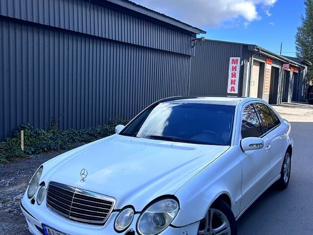 Білий Мерседес Е-Клас, об'ємом двигуна 2.1 л та пробігом 400 тис. км за 4000 $, фото 1 на Automoto.ua