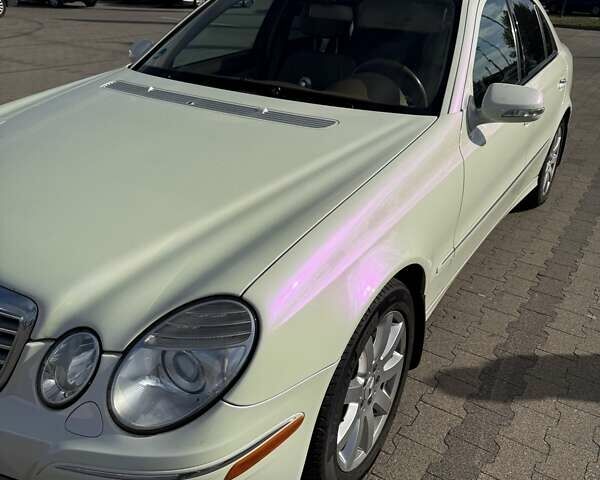 Білий Мерседес Е-Клас, об'ємом двигуна 5.5 л та пробігом 173 тис. км за 15000 $, фото 1 на Automoto.ua