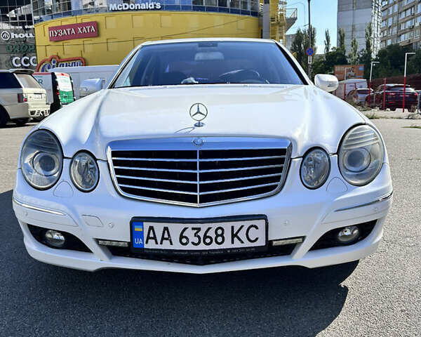 Белый Мерседес Е-Класс, объемом двигателя 3 л и пробегом 350 тыс. км за 7900 $, фото 1 на Automoto.ua
