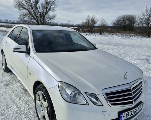 Білий Мерседес Е-Клас, об'ємом двигуна 2.14 л та пробігом 238 тис. км за 11600 $, фото 1 на Automoto.ua