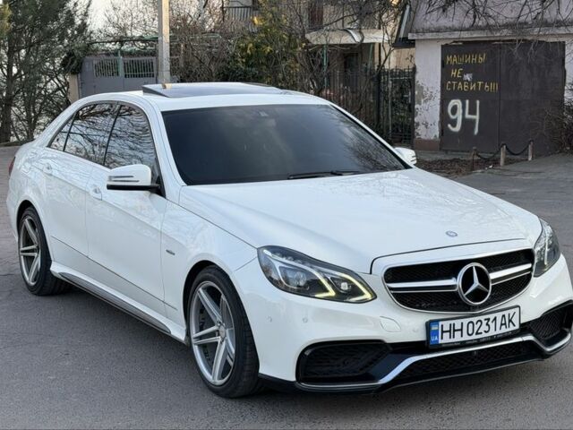 Белый Мерседес Е-Класс, объемом двигателя 2.1 л и пробегом 237 тыс. км за 14700 $, фото 1 на Automoto.ua