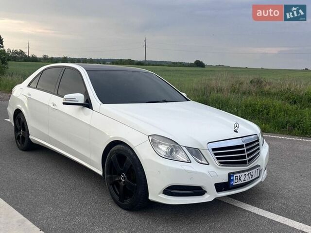 Білий Мерседес Е-Клас, об'ємом двигуна 2.2 л та пробігом 313 тис. км за 9999 $, фото 1 на Automoto.ua