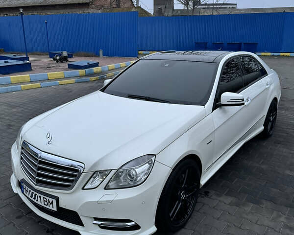 Білий Мерседес Е-Клас, об'ємом двигуна 2.99 л та пробігом 114 тис. км за 19500 $, фото 1 на Automoto.ua