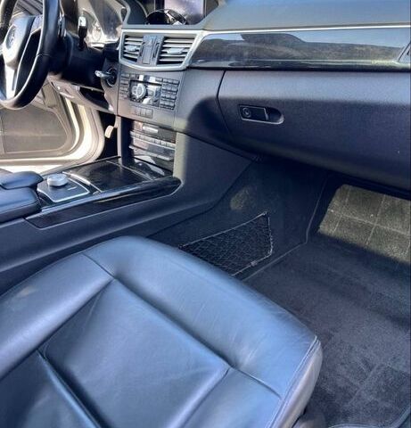 Білий Мерседес Е-Клас, об'ємом двигуна 3 л та пробігом 312 тис. км за 12000 $, фото 1 на Automoto.ua