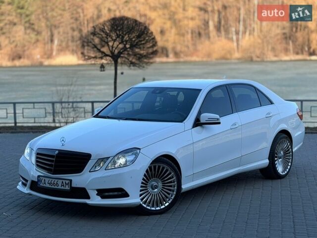 Белый Мерседес Е-Класс, объемом двигателя 2.2 л и пробегом 276 тыс. км за 12800 $, фото 1 на Automoto.ua