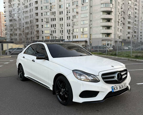 Белый Мерседес Е-Класс, объемом двигателя 3.5 л и пробегом 135 тыс. км за 23300 $, фото 1 на Automoto.ua