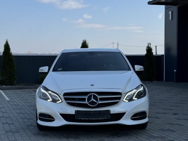 Белый Мерседес Е-Класс, объемом двигателя 2.2 л и пробегом 280 тыс. км за 16700 $, фото 1 на Automoto.ua