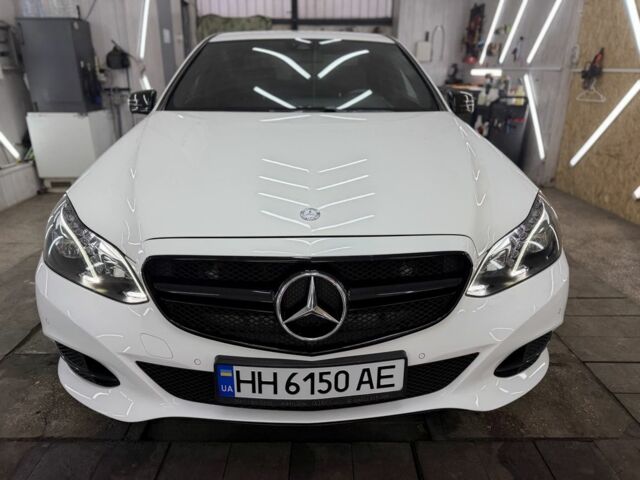 Білий Мерседес Е-Клас, об'ємом двигуна 2.2 л та пробігом 244 тис. км за 18500 $, фото 1 на Automoto.ua