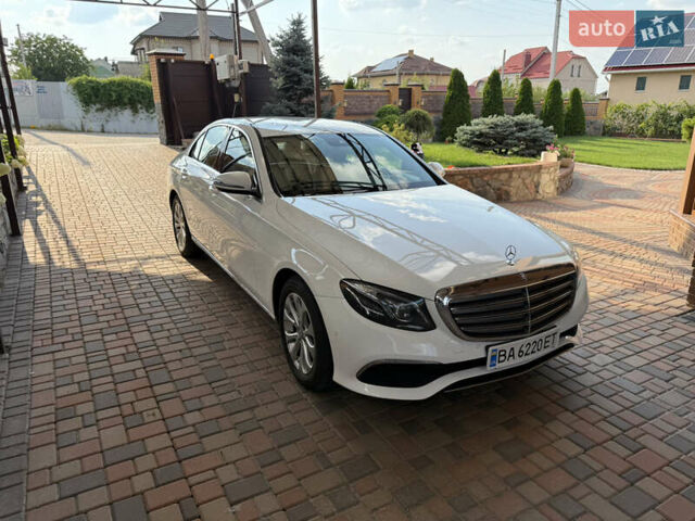 Білий Мерседес Е-Клас, об'ємом двигуна 2 л та пробігом 140 тис. км за 32000 $, фото 1 на Automoto.ua