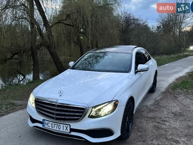 Белый Мерседес Е-Класс, объемом двигателя 1.99 л и пробегом 122 тыс. км за 30500 $, фото 1 на Automoto.ua