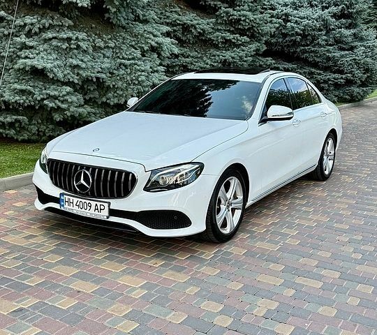Білий Мерседес Е-Клас, об'ємом двигуна 2.2 л та пробігом 124 тис. км за 24900 $, фото 1 на Automoto.ua