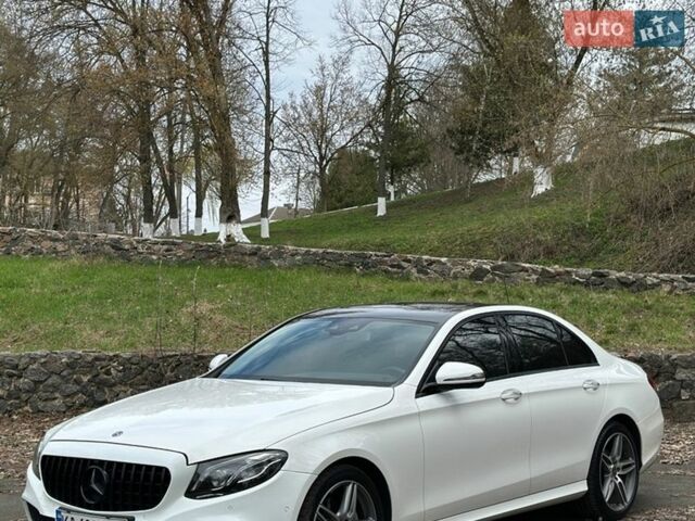 Белый Мерседес Е-Класс, объемом двигателя 1.95 л и пробегом 224 тыс. км за 29000 $, фото 1 на Automoto.ua
