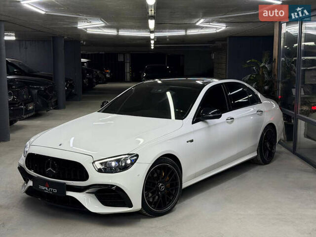 Белый Мерседес Е-Класс, объемом двигателя 3 л и пробегом 116 тыс. км за 38000 $, фото 1 на Automoto.ua