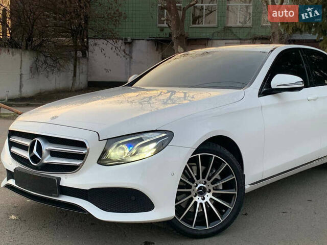 Білий Мерседес Е-Клас, об'ємом двигуна 1.95 л та пробігом 138 тис. км за 31500 $, фото 1 на Automoto.ua