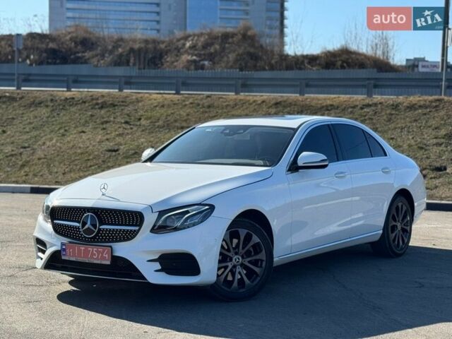 Білий Мерседес Е-Клас, об'ємом двигуна 2 л та пробігом 90 тис. км за 29900 $, фото 1 на Automoto.ua