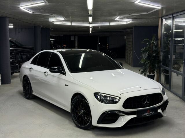 Белый Мерседес Е-Класс, объемом двигателя 0 л и пробегом 119 тыс. км за 36300 $, фото 1 на Automoto.ua