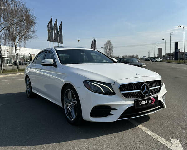 Белый Мерседес Е-Класс, объемом двигателя 2 л и пробегом 94 тыс. км за 34999 $, фото 1 на Automoto.ua