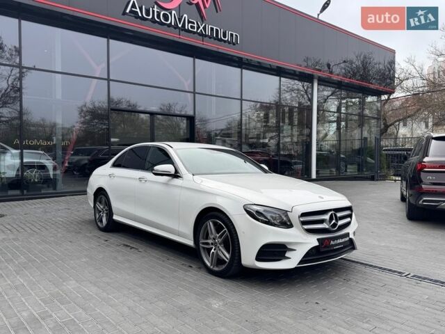 Белый Мерседес Е-Класс, объемом двигателя 1.95 л и пробегом 206 тыс. км за 27900 $, фото 1 на Automoto.ua