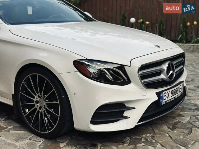 Белый Мерседес Е-Класс, объемом двигателя 2 л и пробегом 52 тыс. км за 33000 $, фото 1 на Automoto.ua