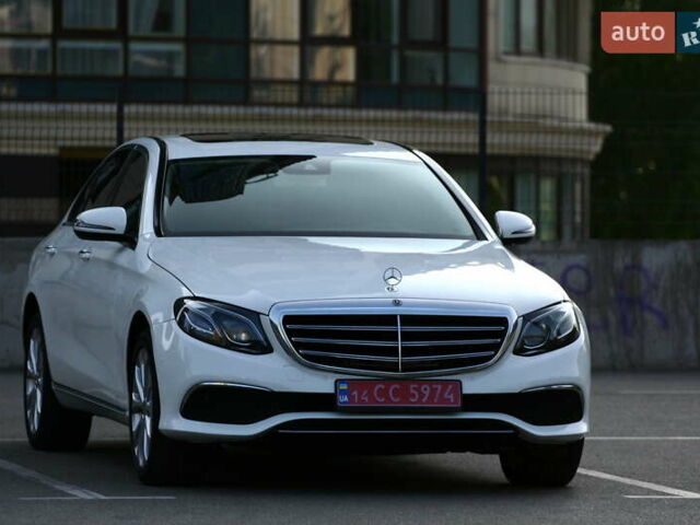 Білий Мерседес Е-Клас, об'ємом двигуна 1.95 л та пробігом 105 тис. км за 31400 $, фото 1 на Automoto.ua