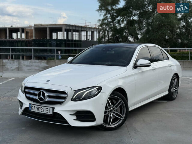 Белый Мерседес Е-Класс, объемом двигателя 1.6 л и пробегом 43 тыс. км за 35900 $, фото 1 на Automoto.ua