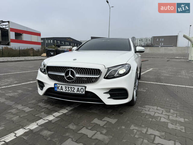 Белый Мерседес Е-Класс, объемом двигателя 1.6 л и пробегом 68 тыс. км за 34800 $, фото 1 на Automoto.ua