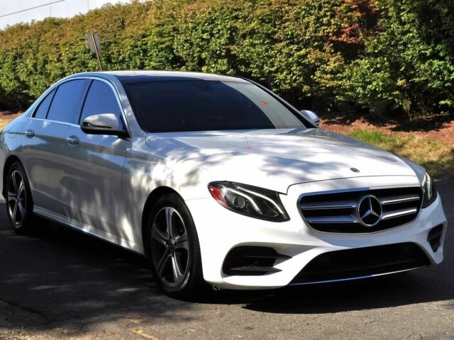 Білий Мерседес Е-Клас, об'ємом двигуна 2 л та пробігом 33 тис. км за 9200 $, фото 1 на Automoto.ua