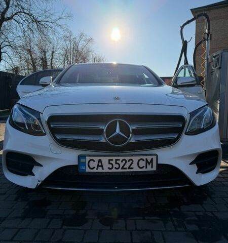 Білий Мерседес Е-Клас, об'ємом двигуна 1.6 л та пробігом 120 тис. км за 33500 $, фото 1 на Automoto.ua