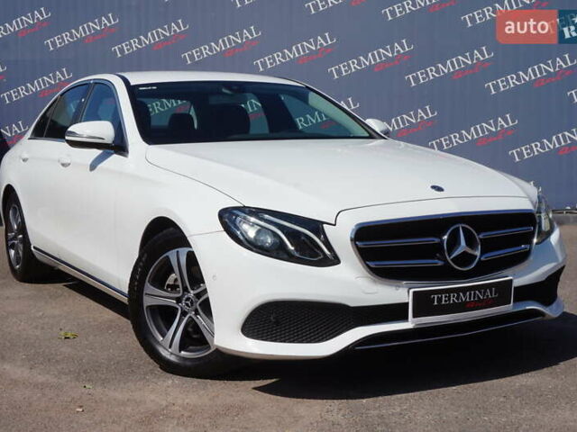 Белый Мерседес Е-Класс, объемом двигателя 1.95 л и пробегом 103 тыс. км за 31000 $, фото 1 на Automoto.ua