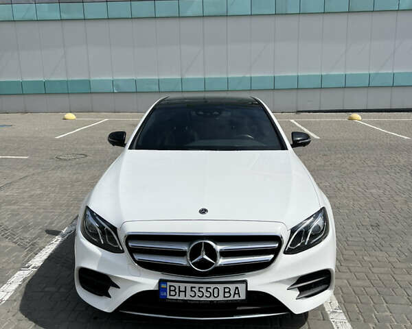 Белый Мерседес Е-Класс, объемом двигателя 1.6 л и пробегом 85 тыс. км за 34000 $, фото 1 на Automoto.ua