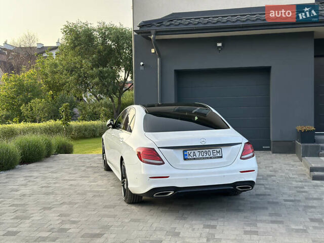 Белый Мерседес Е-Класс, объемом двигателя 1.6 л и пробегом 58 тыс. км за 38500 $, фото 1 на Automoto.ua
