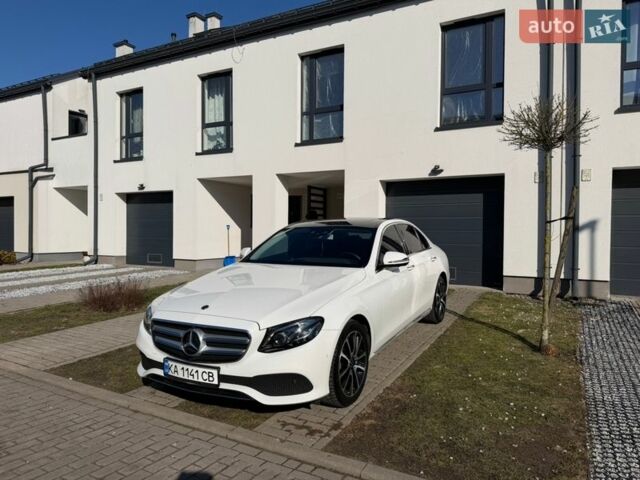 Белый Мерседес Е-Класс, объемом двигателя 1.99 л и пробегом 85 тыс. км за 35000 $, фото 1 на Automoto.ua