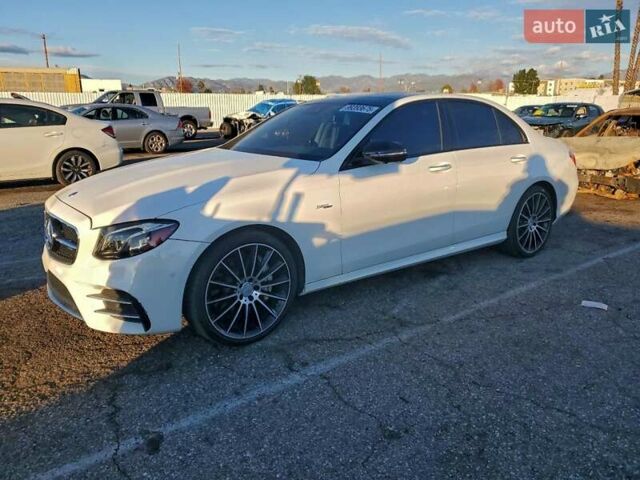 Белый Мерседес Е-Класс, объемом двигателя 3 л и пробегом 77 тыс. км за 23200 $, фото 1 на Automoto.ua