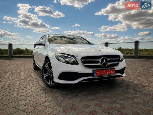 Белый Мерседес Е-Класс, объемом двигателя 1.95 л и пробегом 57 тыс. км за 32000 $, фото 1 на Automoto.ua