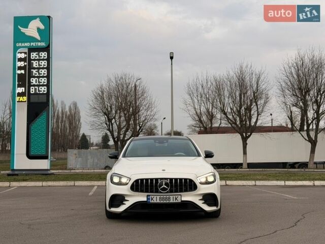 Белый Мерседес Е-Класс, объемом двигателя 1.99 л и пробегом 98 тыс. км за 35900 $, фото 1 на Automoto.ua