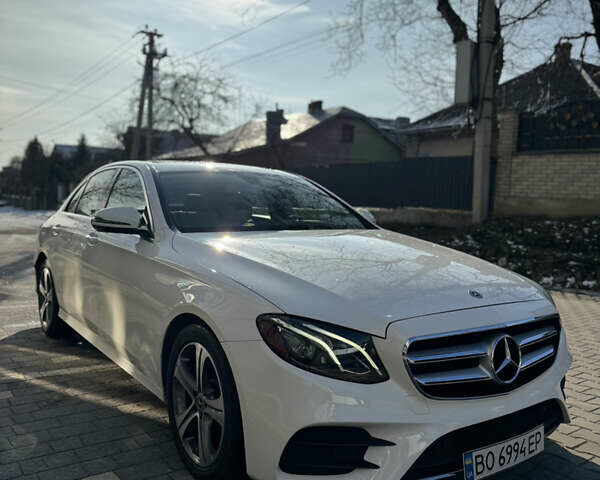 Белый Мерседес Е-Класс, объемом двигателя 1.99 л и пробегом 76 тыс. км за 31500 $, фото 1 на Automoto.ua
