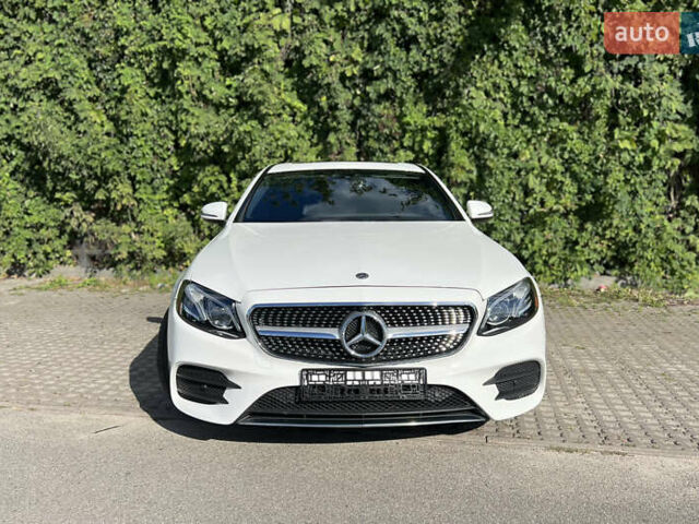 Белый Мерседес Е-Класс, объемом двигателя 2 л и пробегом 55 тыс. км за 42999 $, фото 1 на Automoto.ua