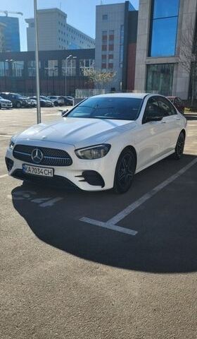 Белый Мерседес Е-Класс, объемом двигателя 1.95 л и пробегом 53 тыс. км за 50000 $, фото 1 на Automoto.ua