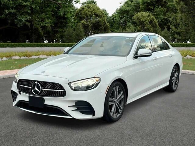 Білий Мерседес Е-Клас, об'ємом двигуна 2 л та пробігом 24 тис. км за 18100 $, фото 1 на Automoto.ua