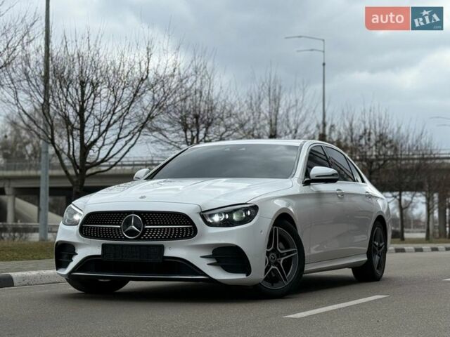 Білий Мерседес Е-Клас, об'ємом двигуна 2 л та пробігом 45 тис. км за 49999 $, фото 1 на Automoto.ua